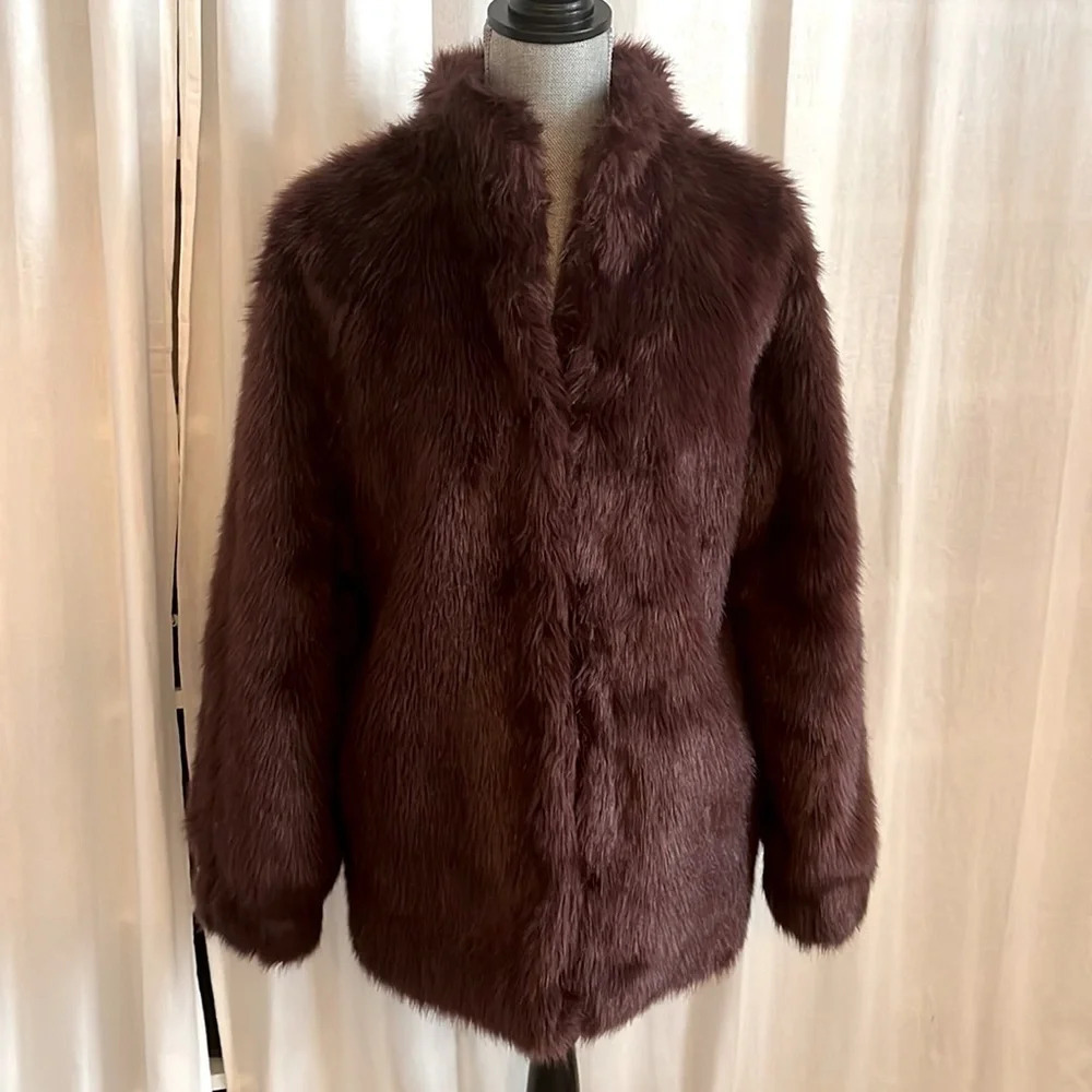 FOREVER 21 Burgundy Faux Fur Coat Standup Collar Lined Pockets, Size M